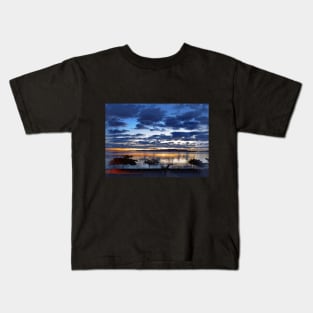 Beautiful sub tropical sunset Kids T-Shirt